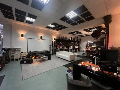 Serwis Komputerowy LKV / Gogle VR - Pojazdy EV